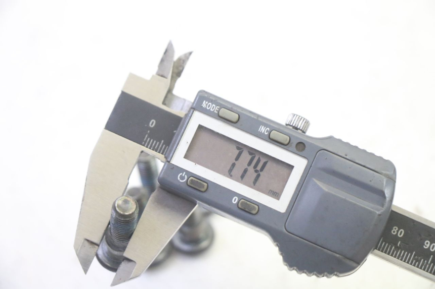 photo de TORNILLO DEL DISCO DE FRENO ADIVA AD3 300 (2014 - 2020)