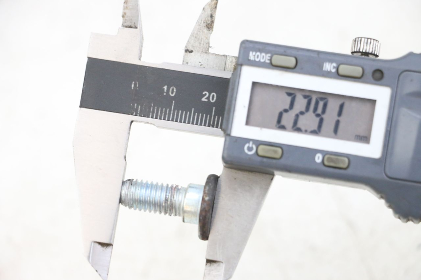 photo de TORNILLO DEL DISCO DE FRENO HYOSUNG GV AQUILA 125 (2000 - 2004) - Detalle de la pieza