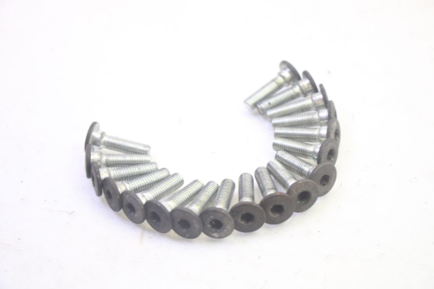 photo de TORNILLO DEL DISCO DE FRENO KAWASAKI GPZ RX 1000 (1986 - 1988) - Zoom estado de uso