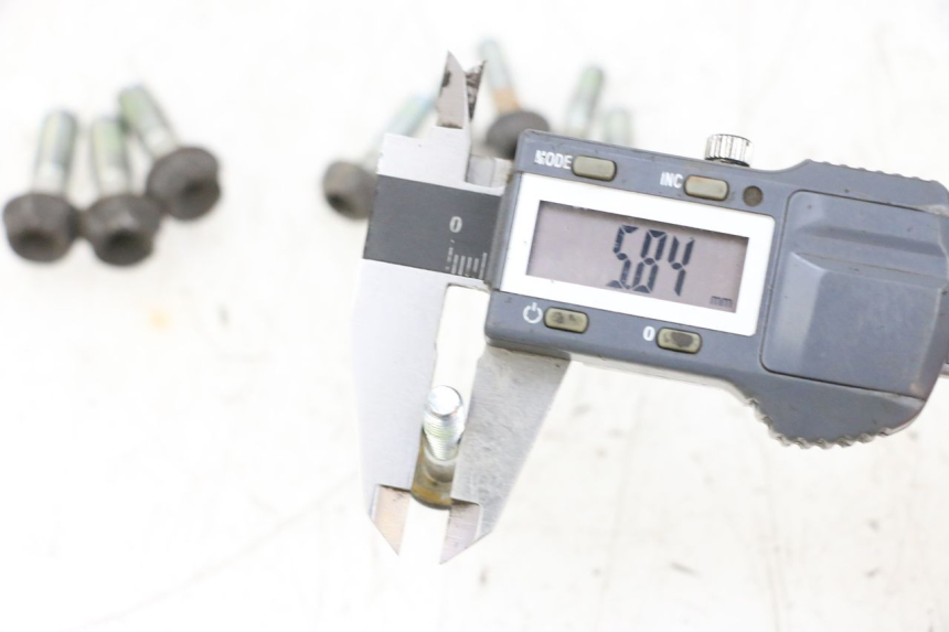 photo de TORNILLO DEL DISCO DE FRENO HONDA NSR R 125 (1994 - 2003) - Zoom estado de uso