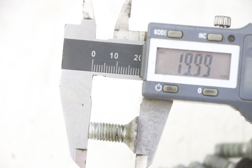 photo de TORNILLO DEL DISCO DE FRENO PEUGEOT SPEEDFIGHT 2 LC 50 (2000 - 2009)