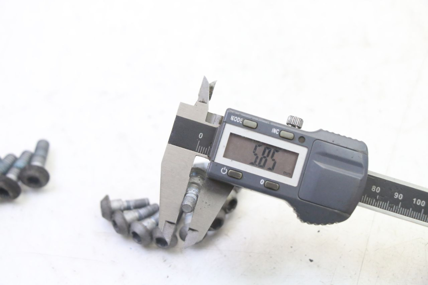 photo de TORNILLO DEL DISCO DE FRENO YAMAHA XJ6 ABS 600 (2008 - 2016)